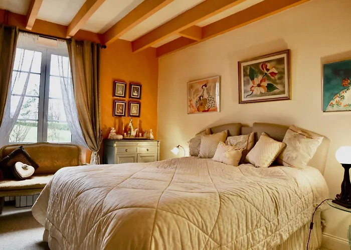 Stunning 18th Century * Loubes-Bernac