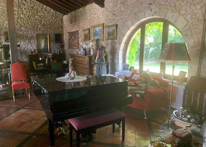 Сasa de vacaciones Stunning 18th Century Loubes-Bernac